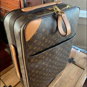 Louis Vuitton PEGASE 60 Travel Luggage